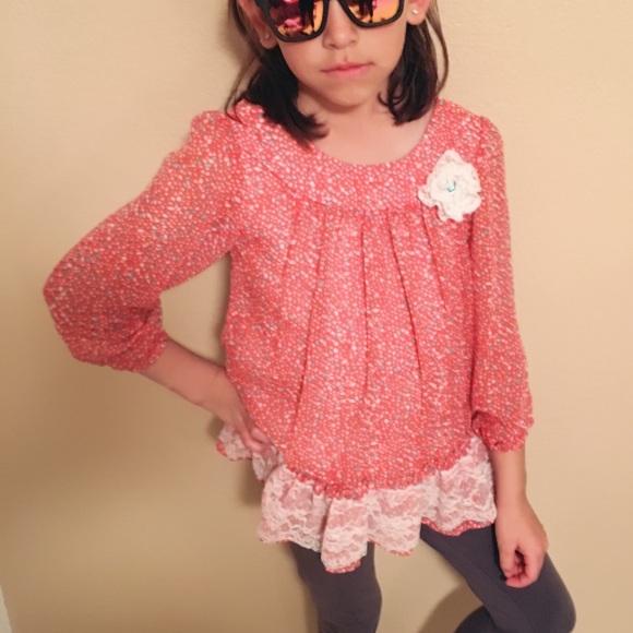 Jona Michelle Other - Boho Top w 3/4 Sleeve Flower & Lace Ruffle Bottom